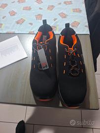 scarpe antifortunistiche nuove