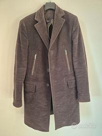 Cappotto in cotone scamosciato, color marrone.