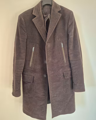 Cappotto in cotone scamosciato, color marrone.