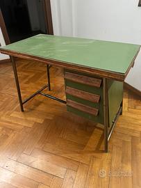 Scrivania ministeriale