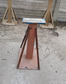 Sostegni per stazionamento barca in cantiere