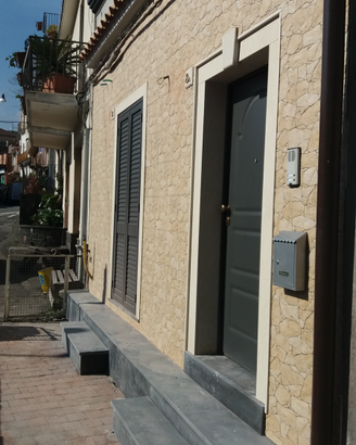 Casa singola 2 bagni con cortile e deposito