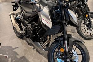 Honda Hornet 750 abs e-Clutch