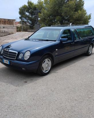 Carro funebre Mercedes W210