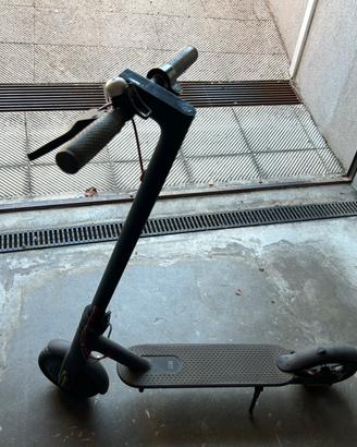 Monopattino Xiaomi per adulti
