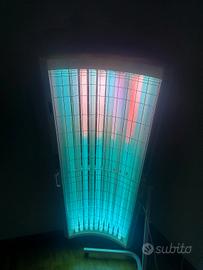 lampada abbronzante più piscina 