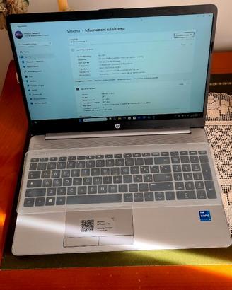 HP 250 G8 - Intel Core i7 11th