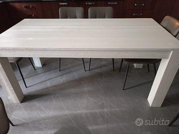 Tavolo in legno design
