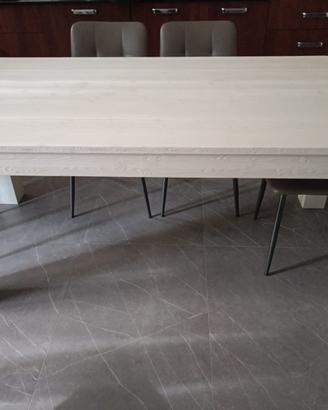 Tavolo in legno design