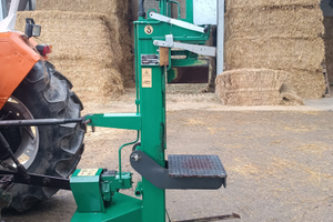 Spaccalegna OMA, Aratro Moro