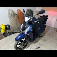 Salve,  Honda sh125 con soli 28.500 km