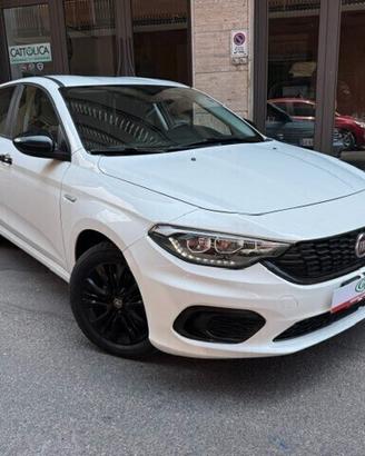 Fiat Tipo 1.3 Mjt S&S SW Street - Sport 2020