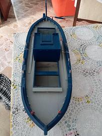Modellino di barca longa