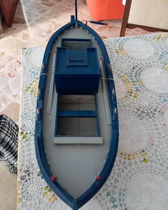 Modellino di barca longa
