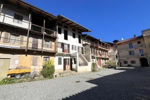 CASA DI CORTE A OCCHIEPPO SUPERIORE