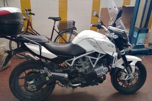 Aprilia mana 850