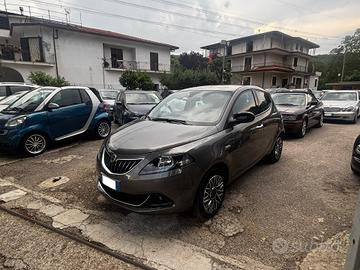 Lancia Ypsilon 1.0 FireFly 5 porte S&S Hybrid Gold
