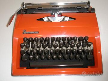 Macchina da scrivere TRIUMPH