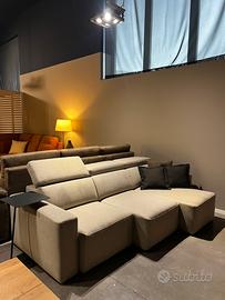 Divano lineare con 3 sedute estraibili