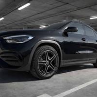 MERCEDES BENZ GLA 220D 4 MATIC