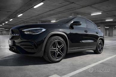 MERCEDES BENZ GLA 220D 4 MATIC