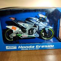 Honda RC212V 2007 - T.Elias - New Ray 1/12