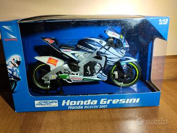 Honda RC212V 2007 - T.Elias - New Ray 1/12
