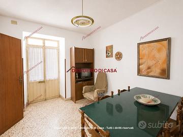 Casa, Castellana Sicula.