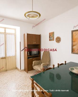 Casa, Castellana Sicula.