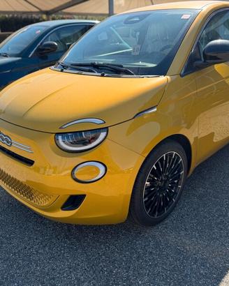 FIAT 500 (2020-->) 500 Berlina Hybrid Icon
