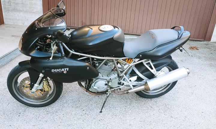 Ducati 750 Sport
