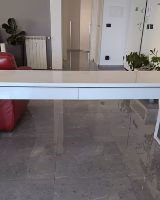 Scrivania Ikea bianca