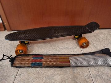 Skateboard con luci + omaggio