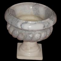 VASO A COPPA SCOLPITO IN MARMO BIANCO VENATO