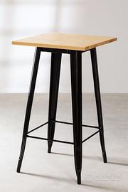 Tavoli e sgabelli alti 60 x 60