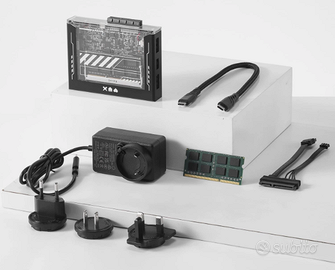 ZimaBlade 7700 con accessori