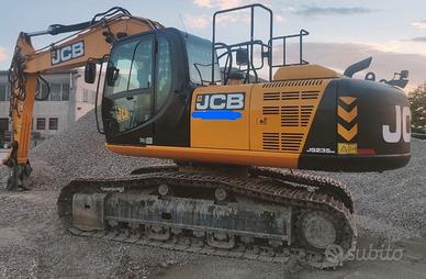 Escavatore Cingolato JCB 235