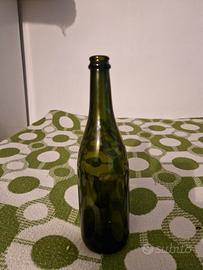 Bottiglie per vino tipo Emiliana.