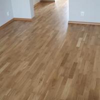 Parquet rovere 3-strip verniciato in stock
