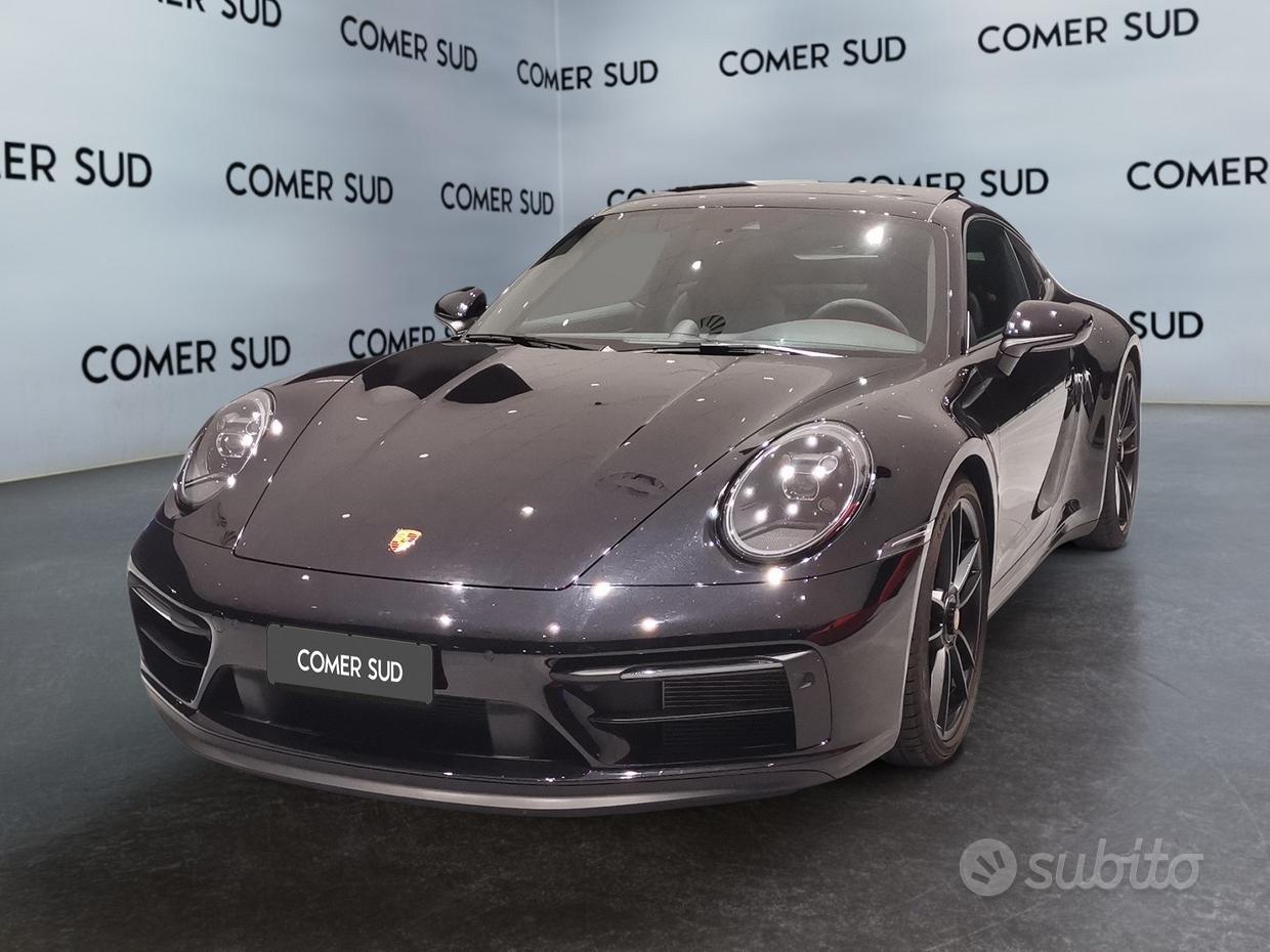 PORSCHE 911 (992)