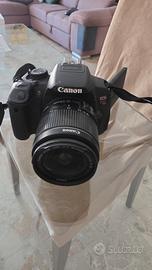 macchina fotografica  Canon 