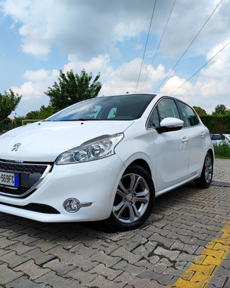 Peugeot 208 allestimento Allure 1.4 HDi 68cv