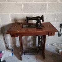Macchina da cucire vintage Singer