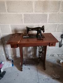 Macchina da cucire vintage Singer