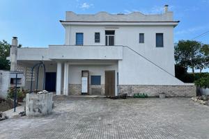 Villa di 230 mq Marina Di Lizzano