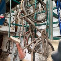 Due bici da restaurare