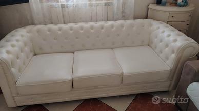 Divano Chesterfield 