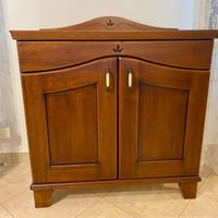 Credenza da cucina in legno massello