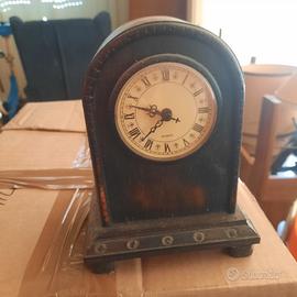 orologio al quarzo riproduzione antico