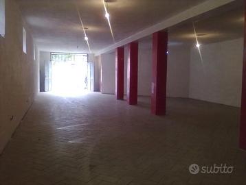 Magazzino 200 mq